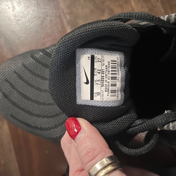 Nike Running Shoes - Picture 4 of 6